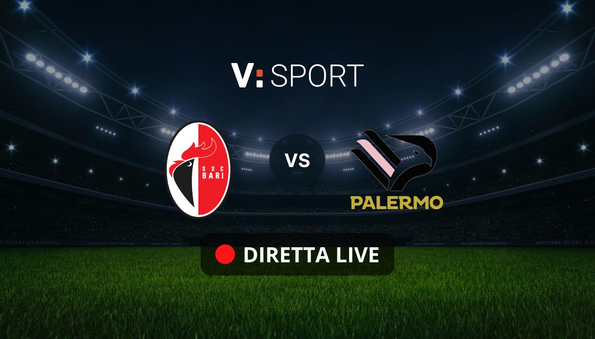 19 de agosto de 2022, Bari, Italia: Bari, Italia, Estadio San Nicola, 19 de  agosto de 2022, oficial Kombat Ball Lega B 2022 - 2023 durante el SSC Bari  vs Palermo FC 